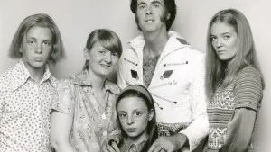 The Week Elvis Died: Family Portrait