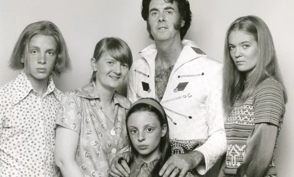The Week Elvis Died: Family Portrait